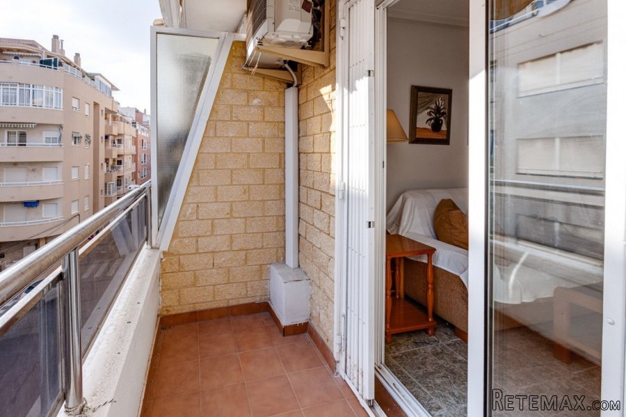 Apartamento a tan sólo 500 metros de la Playa del Cura.. - 2