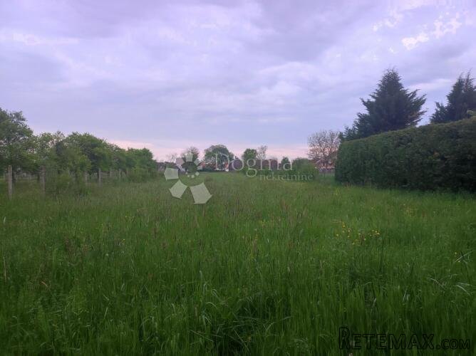 PRODAJA GRAĐ. ZEMLJIŠTA - OKOLICA V. GORICE - 2