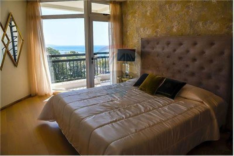 Condo/Apartment - For Sale -..
