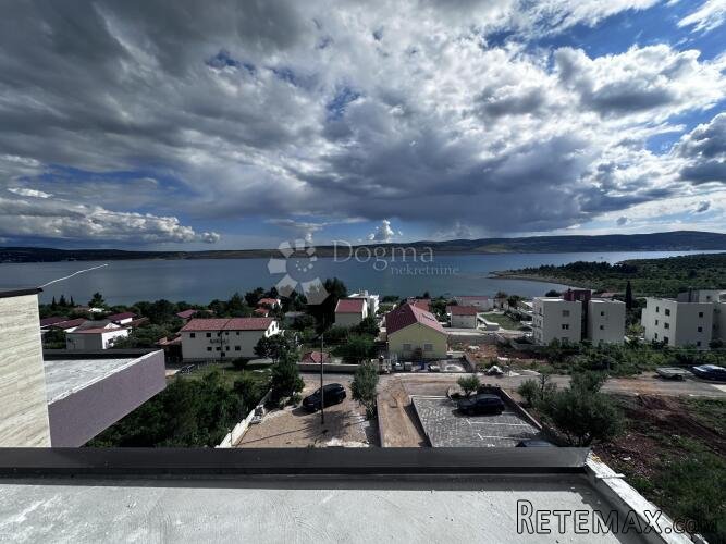 PENTHOUSE NOVOGRADNJA SELINE POGLED NA MORE
