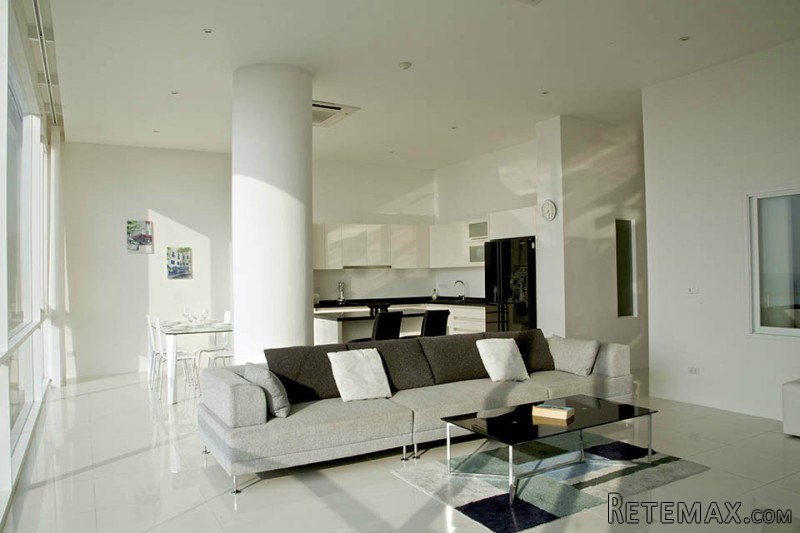 Spacious 3 bedroom Penthouse..