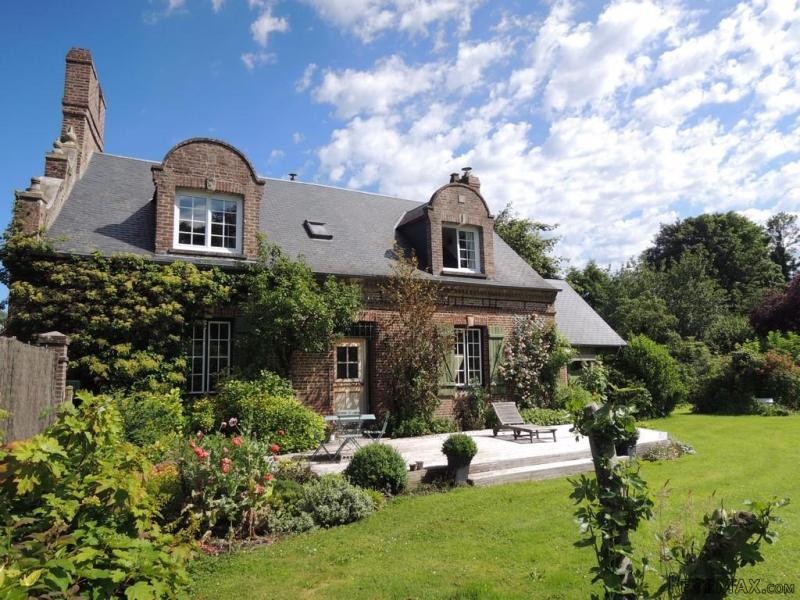 4 Bedroom Detached House For Sale - 2