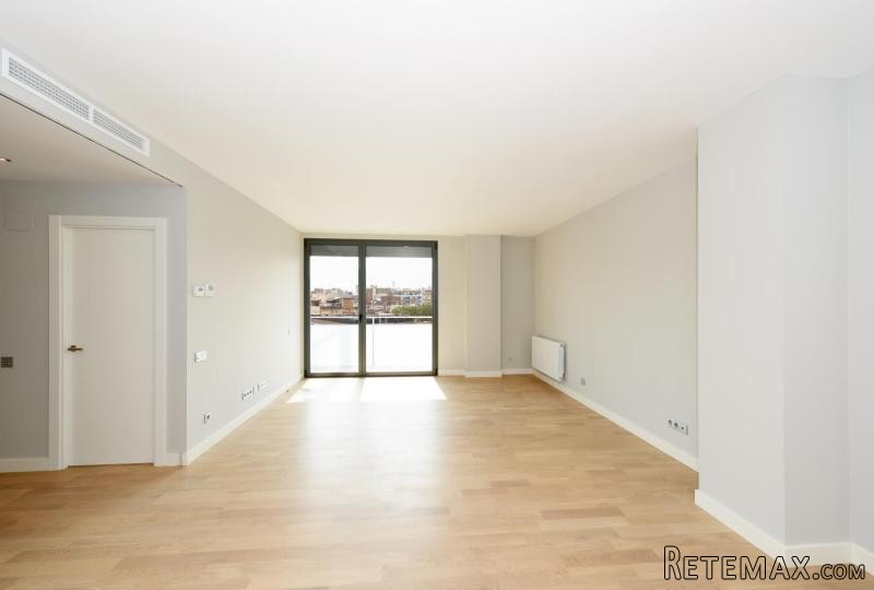 Stunning last floor apartment in a new.. - 2