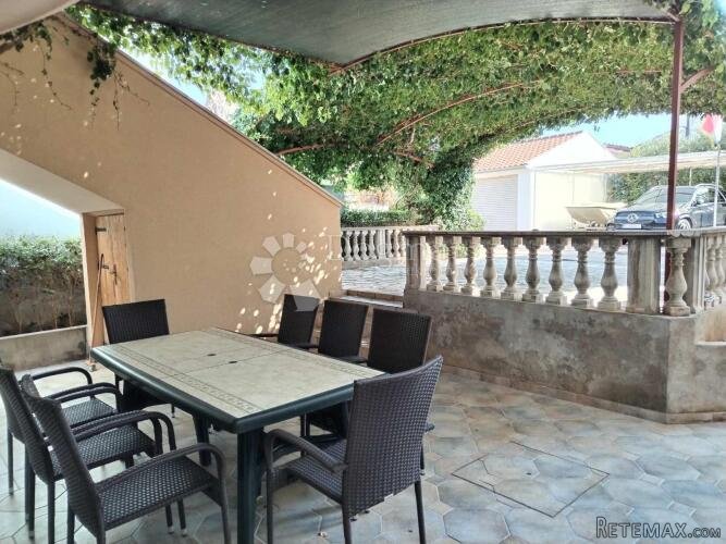 MURTER - APARTMANSKA KUĆA 500m OD MORA - 2