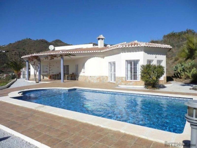 Villa for Sale in Arenas 349.000 €