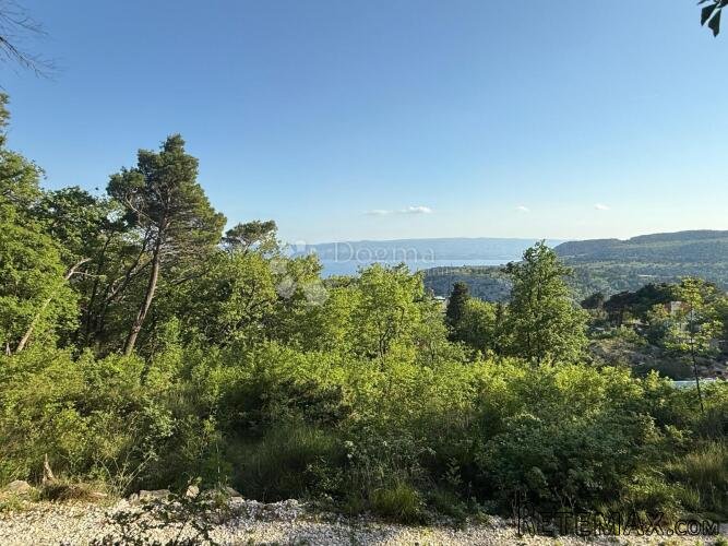 Zemljište s projektom u predivnom prirodnom okruženju