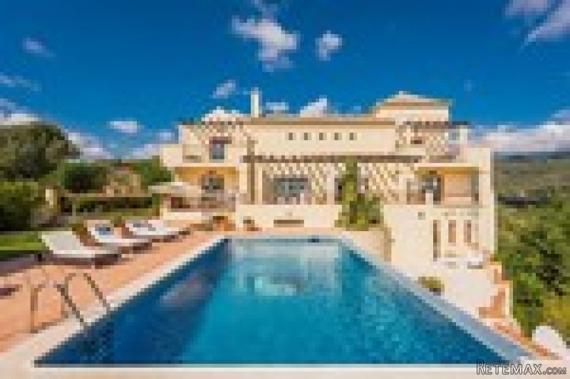 6 Bedrooms - Villa - Malaga - For Sale