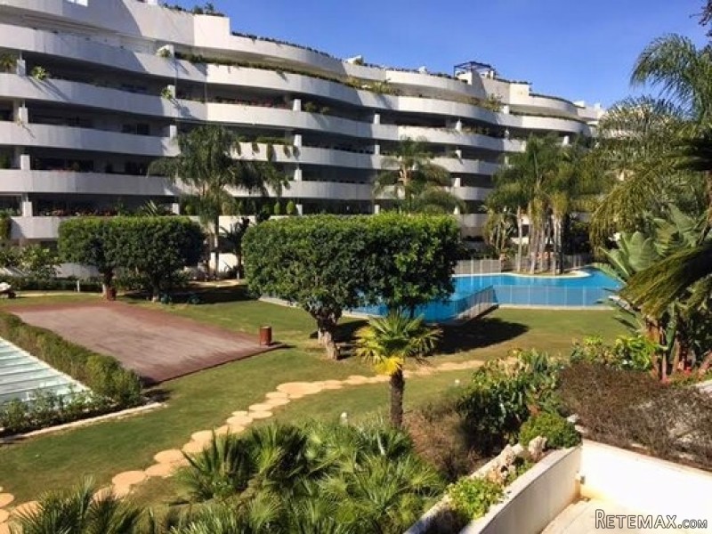 Apartment with spectacular views to the..