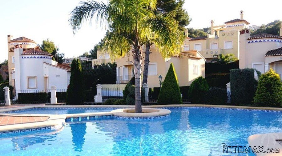 Detached property on two floors amid the peaceful.. - 2