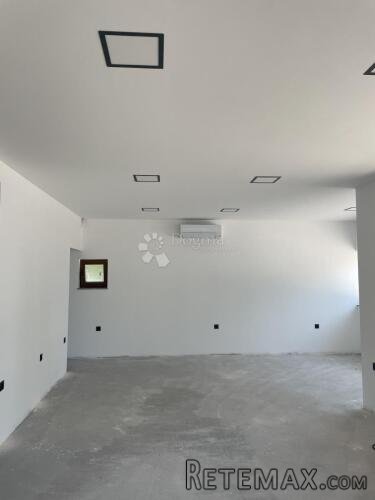 Odličan poslovni prostor u centru Viškova - 2