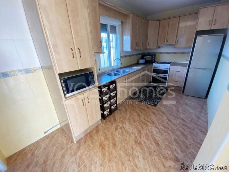 EXCLUSIVE LISTING TO VOSS HOMES - Large, bright & airey.. - 13