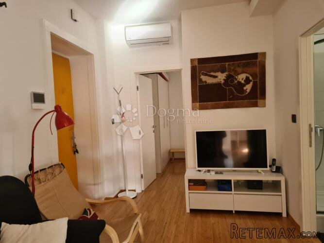 Potok, mladenački stan u Art kvartu - 3