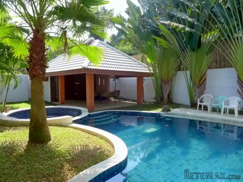 4 plus bedroom pool villa, Na Jomtien..