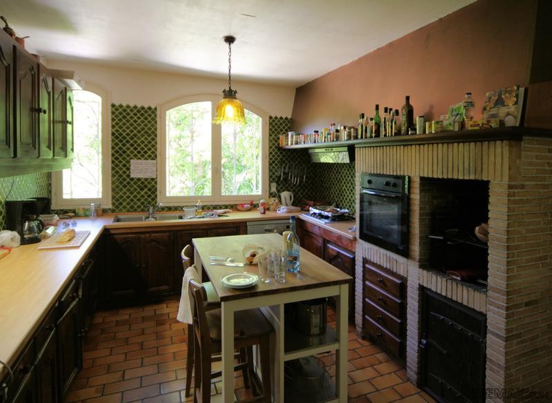 Edge Of Village Villa Set On 1.6.. - 2