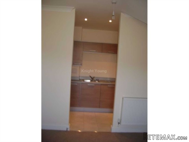 10 Goldfinch House Perivale Greenford.. - 2
