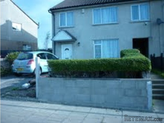 4 BED HOUSE BD4 FOR QUICK SALE