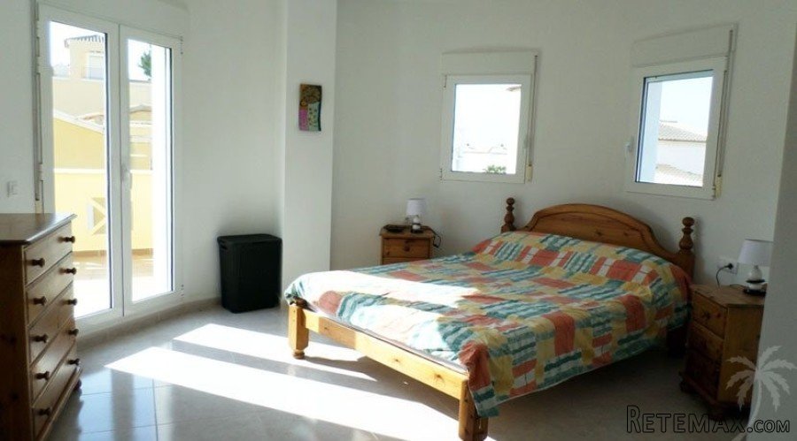 Detached property on two floors amid the peaceful.. - 7