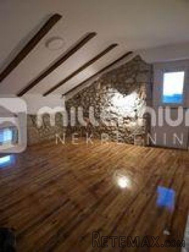 Otok Krk, Dobrinj, dvojna kuća s bazenom, 196m2 - 7