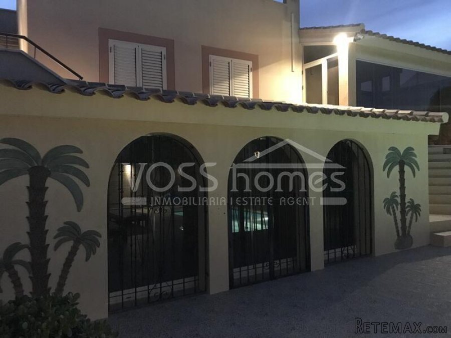 NEW & EXCLUSIVE LISTING TO VOSS HOMES - A stunning.. - 18