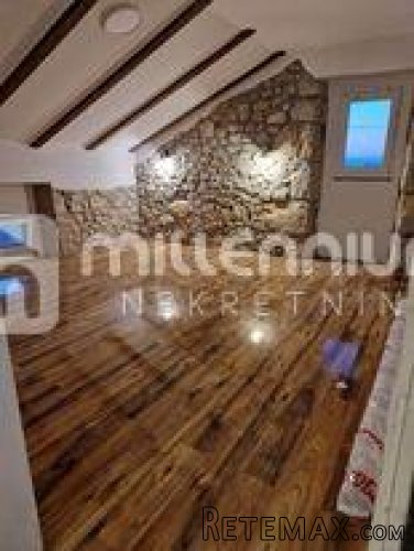 Otok Krk, Dobrinj, dvojna kuća s bazenom, 196m2 - 8