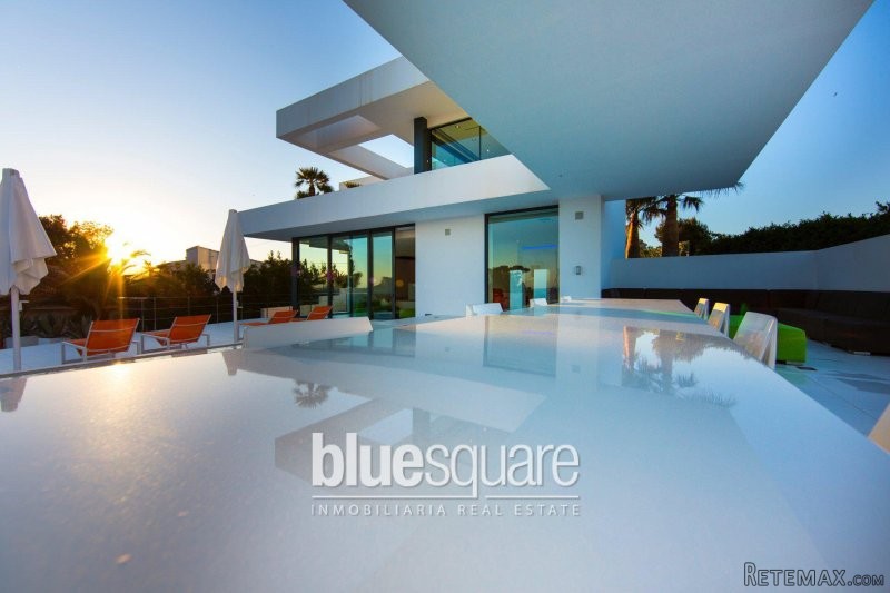 Exclusive 7 bedroom villa in El Portet - 2