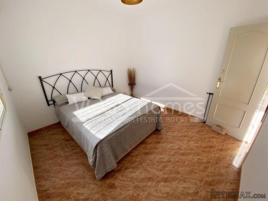 EXCLUSIVE LISTING TO VOSS HOMES - Large, bright & airey.. - 20