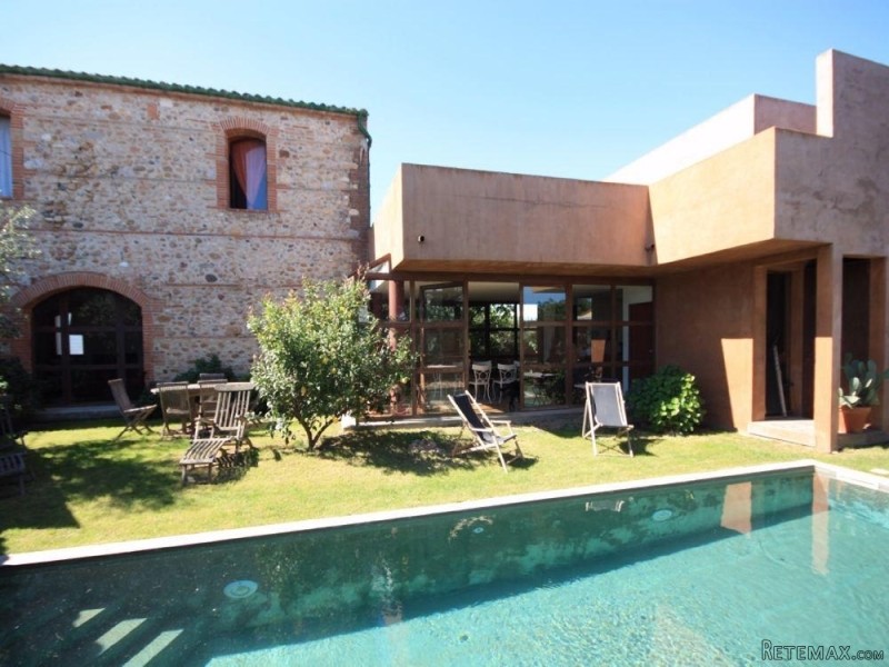 Full Of Character Property With Garden..