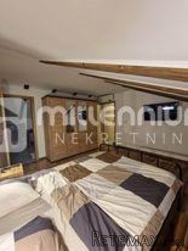 Otok Krk, Dobrinj, dvojna kuća s bazenom, 196m2 - 10