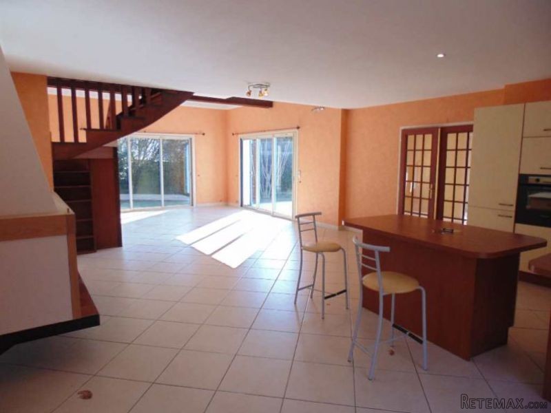 5 Bedroom House For Sale - 2