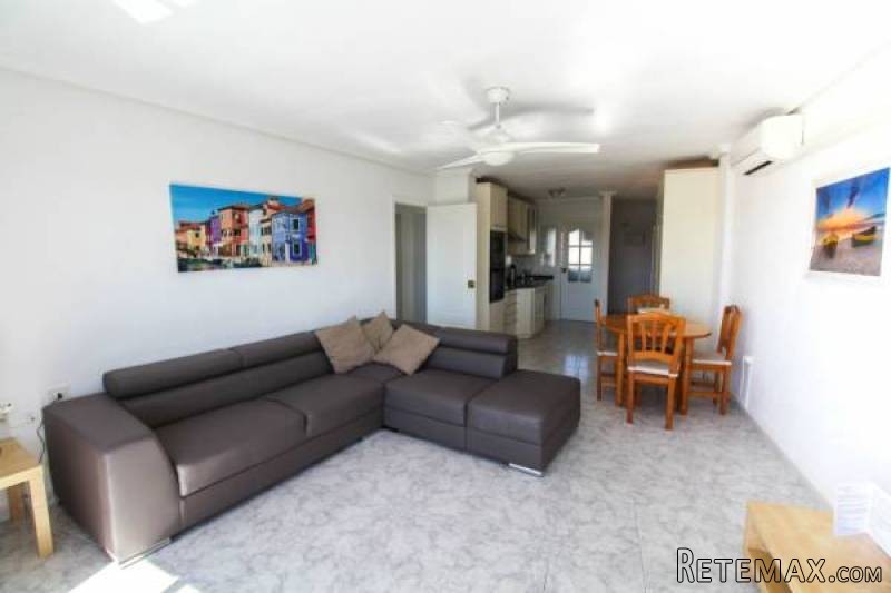 2 Bedroom 1 Bathroom Apartment In La..