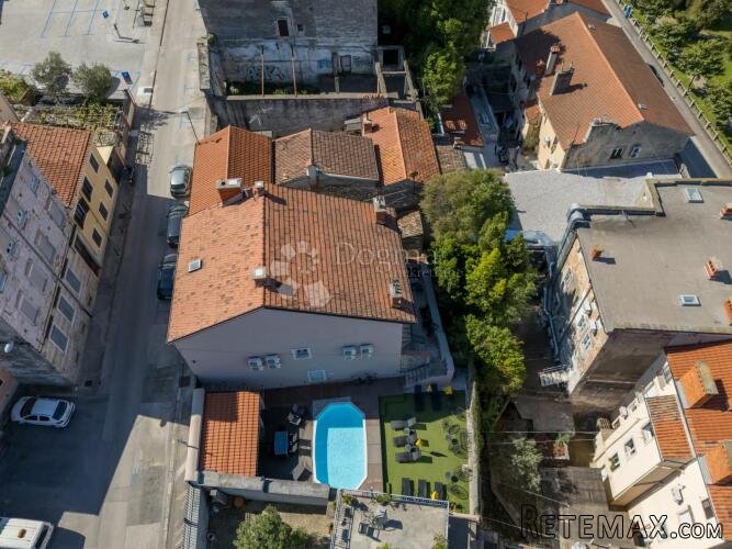 6 APARTMANA S BAZENOM U CENTRU PULE