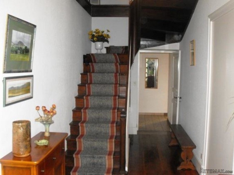 Large Townhouse With Attached Barn - 2