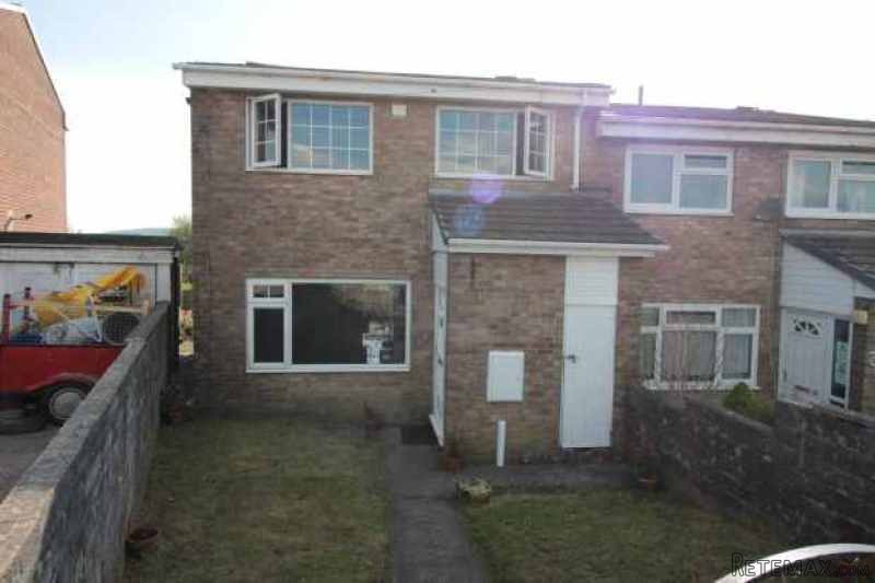 3 bedroom, End Of Terrace House house..