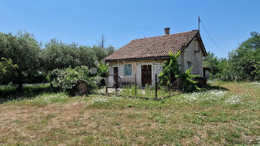 Prilika za investiciju, mogućnost gradnje 3 etaže x 500 m2, - 2