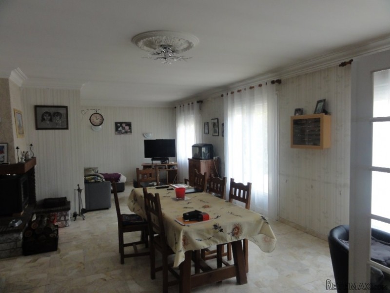 Superbly Equipped House, Nice Location - 2