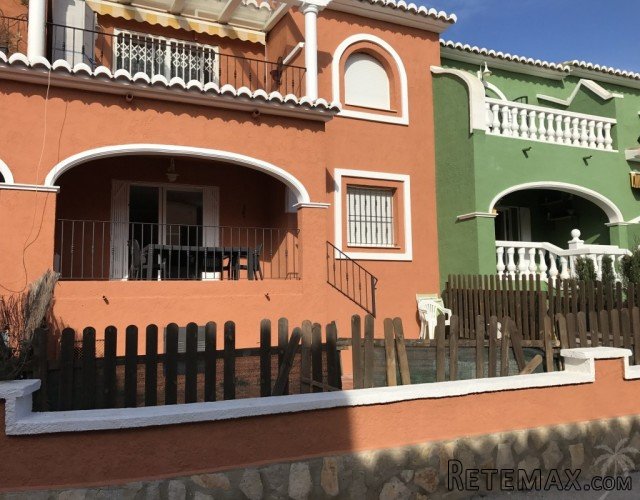 This 2 bedroom apartment offers a covered terrace and.. - 3