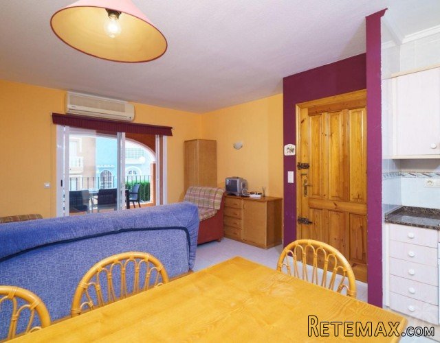 This 2 bedroom apartment offers a covered terrace and.. - 5
