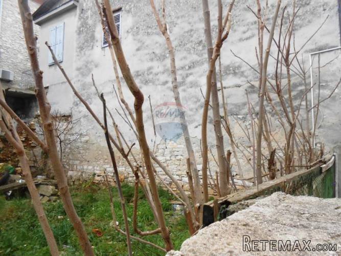 Istra, Pula, širi centar, građevinska parcela od 220 m2 - 4