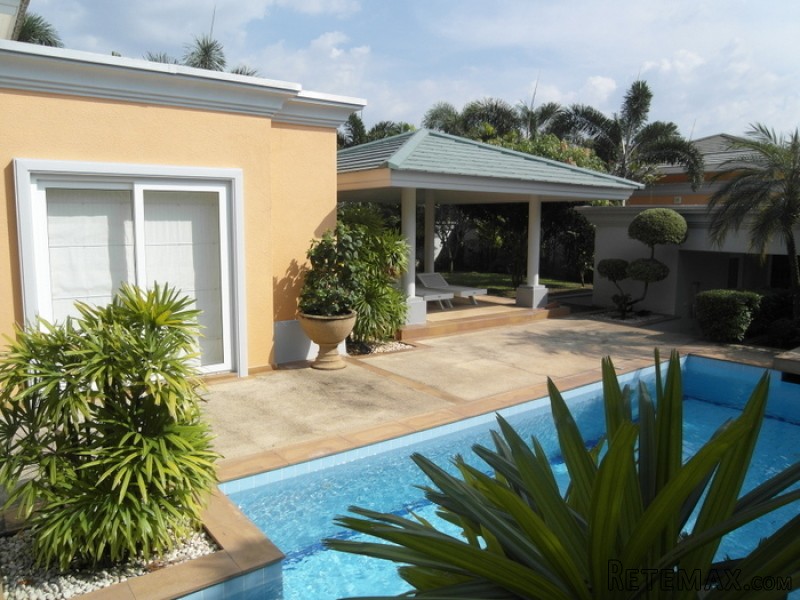 Spacious 3 bedroom pool villa Siam..