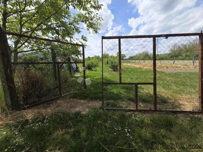 Održavan voćnjak s bunarom – 6.494 m²