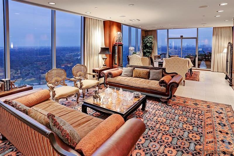 4 bedroom Flat For Sale: 121 N Post Oak.. - 2