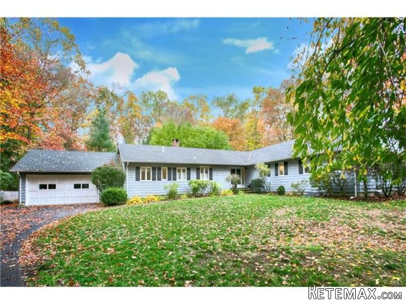 4 bedroom House For Sale: 140 LLEWELLYN..