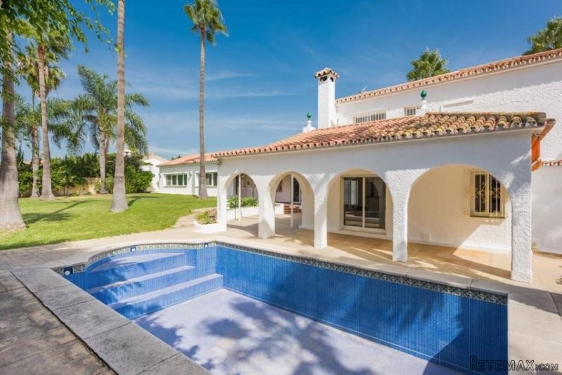 5 bedroom detached villa for sale - 2