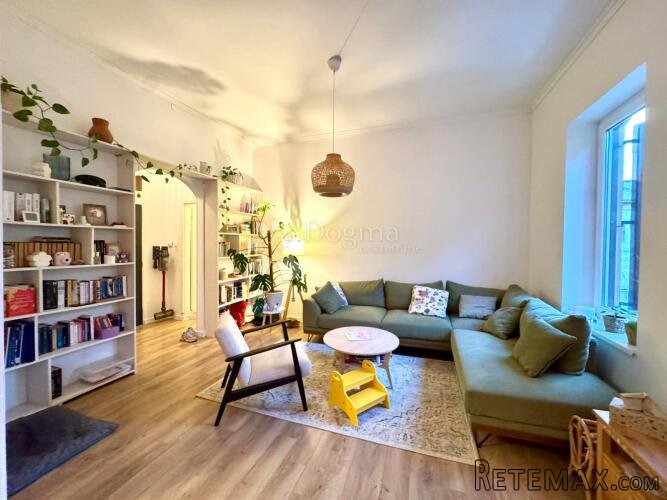 RENOVIRANI AUSTROUGRASKI STAN, top lokacija - 81,14m2