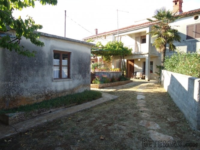 KRNICA, MALO SEOSKO IMANJE NA PARCELI OD 1600m2 - 4