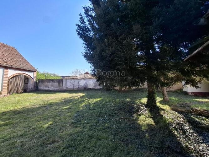 Kuća za renovaciju + oranica 2215 m² - 3