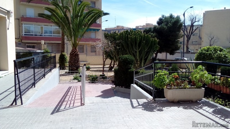 4 bedroom, 2 bathroom Apartment, (build..