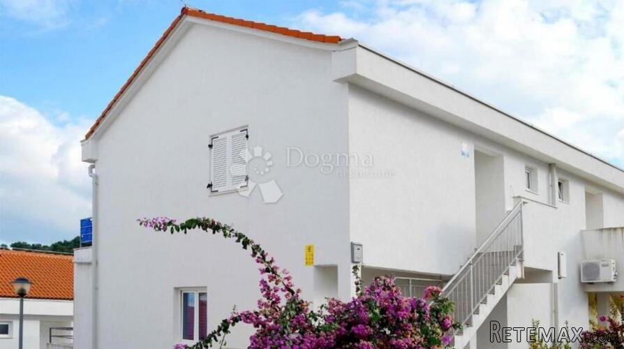 Apartman 200 m od mora na otoku Šolti – odlična investicija