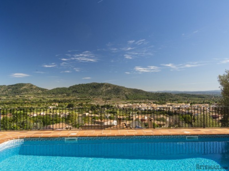 Large Town House With Spectacular Views.. - 2