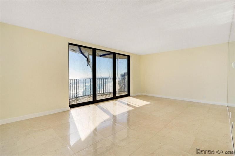 2 bedroom Residence For Sale: Singer.. - 2